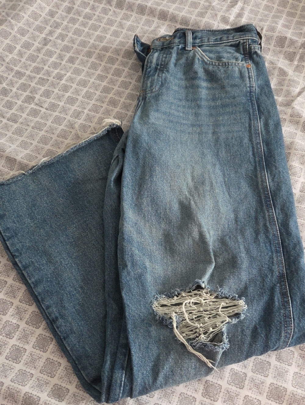 Express Women's High-Rise Ripped Light Blue Jeans